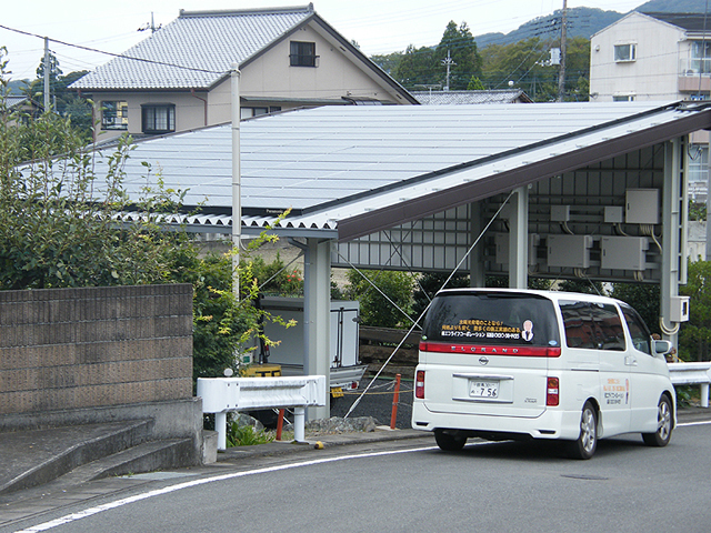 群馬県桐生市 駐車場の屋根に太陽光発電を設置